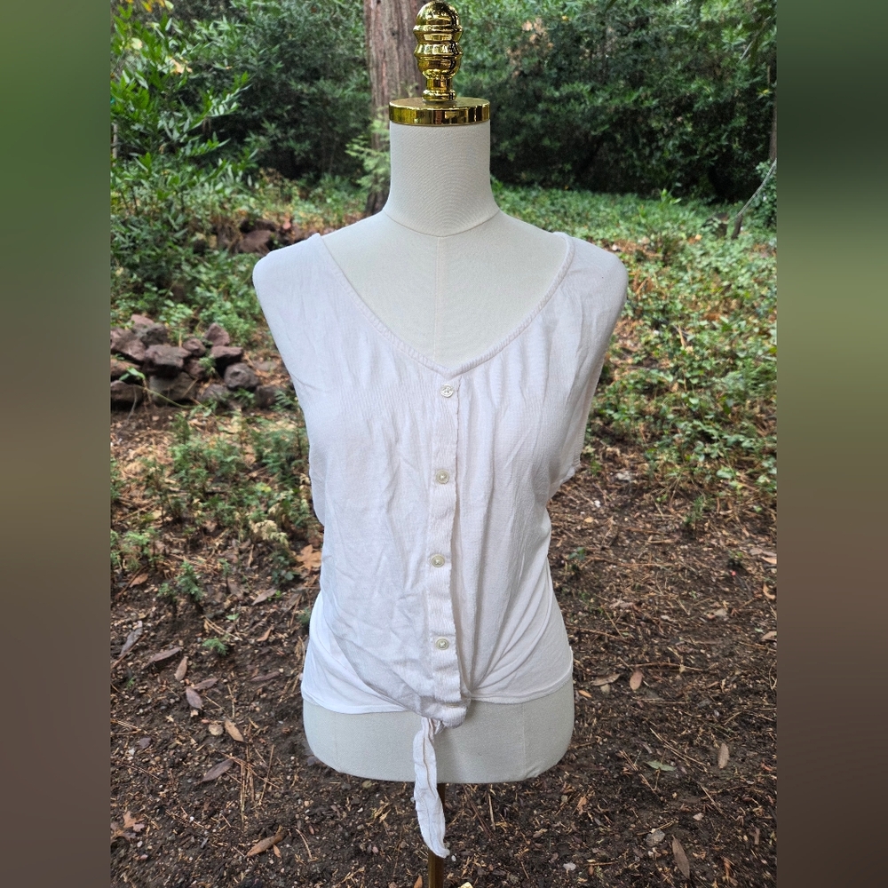 LOFT White Sleeveless Button-Down Blouse‎